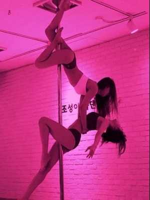 Позвоните проститутке, она ждет именно вас Азалия с подругой