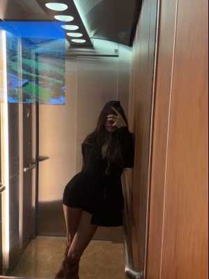 Позвоните проститутке, она ждет именно вас Alima