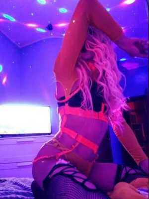 Позвоните проститутке, она ждет именно вас Алия