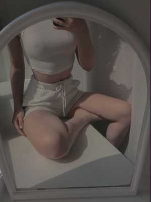 Позвоните проститутке, она ждет именно вас Алина.